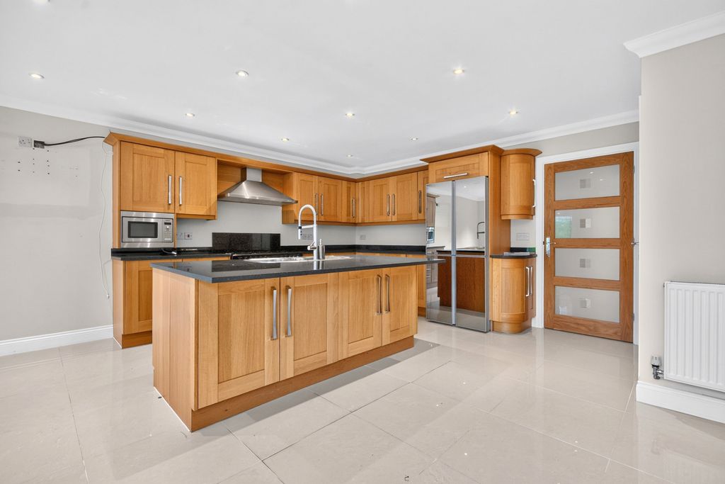 Property photo 2 of 23 Pbox-Img.Jpg