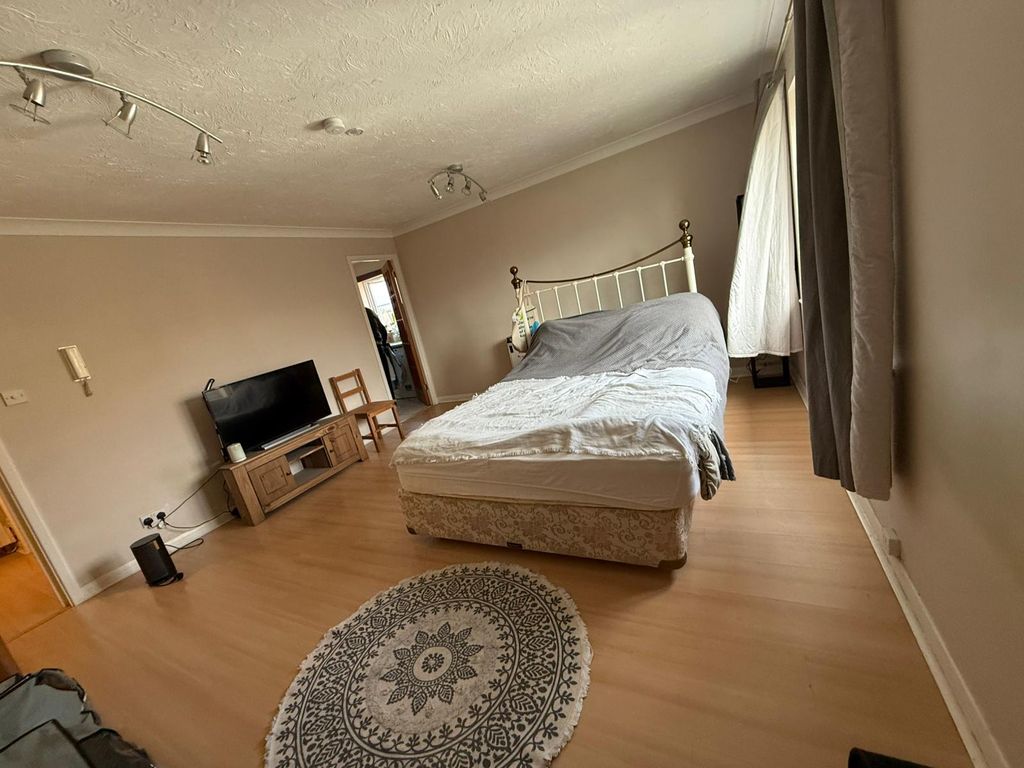 Property photo 3 of 7