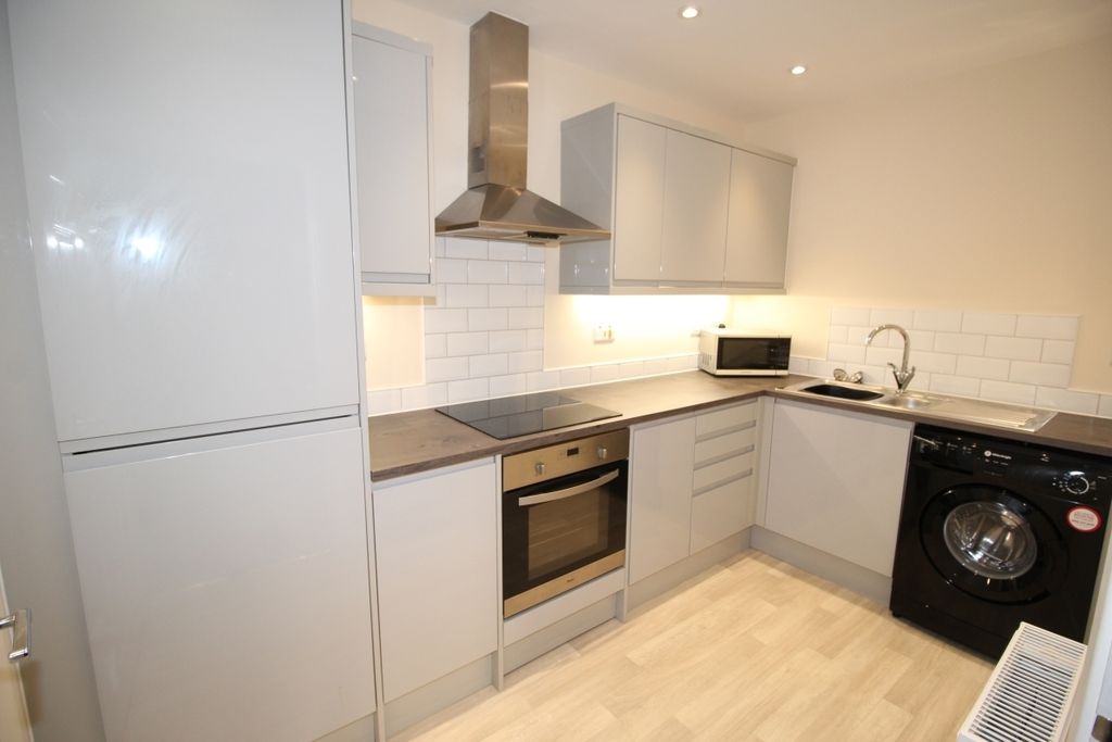 Property photo 2 of 9 Kitchen