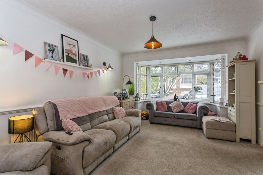Property photo 2 of 19 Pbox-Img.Jpg
