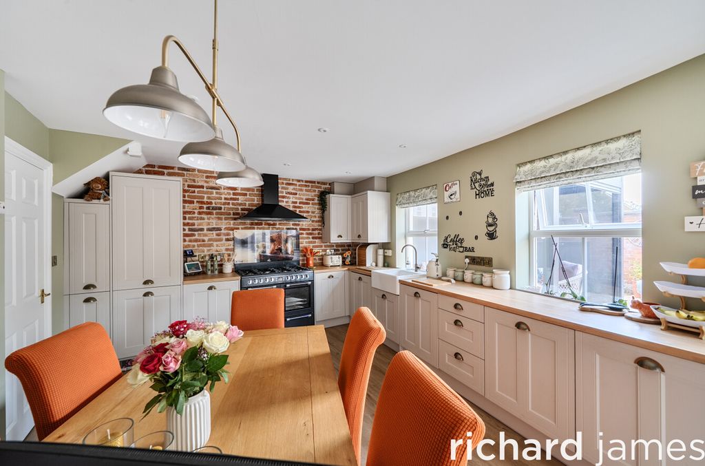 Property photo 3 of 13 857405794Eb64E6Aa1E5c5Ae20829Be3