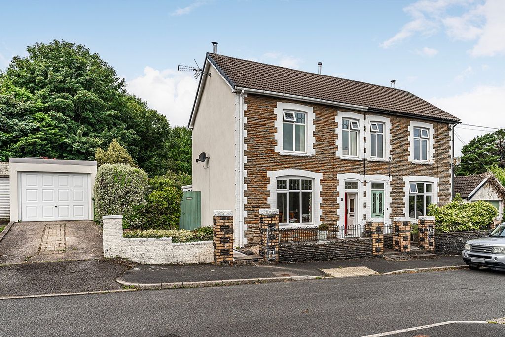 Property photo 1 of 31