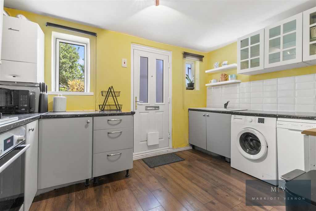 Property photo 3 of 14 St. Peters Road 33 MV-7.Jpg