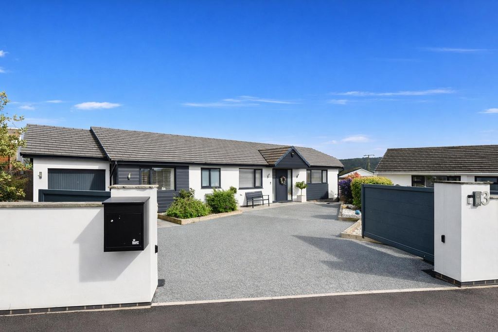 Property photo 1 of 25