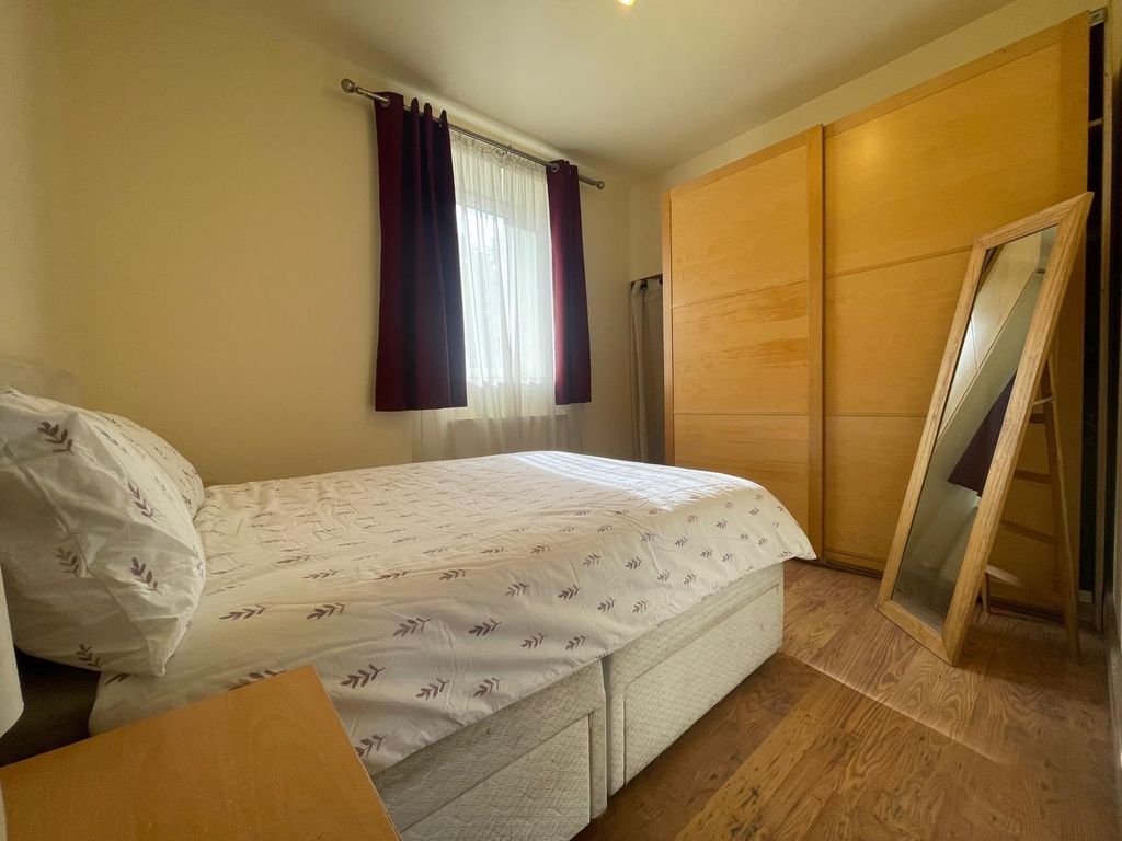 Property photo 1 of 4