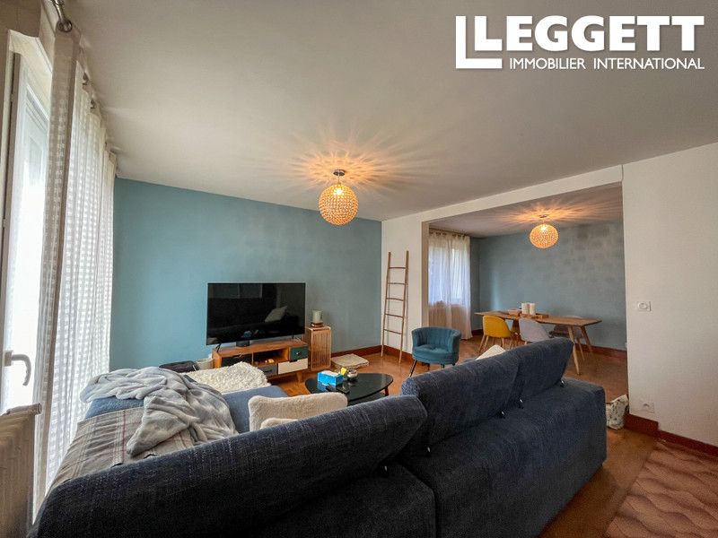 Property photo 2 of 10