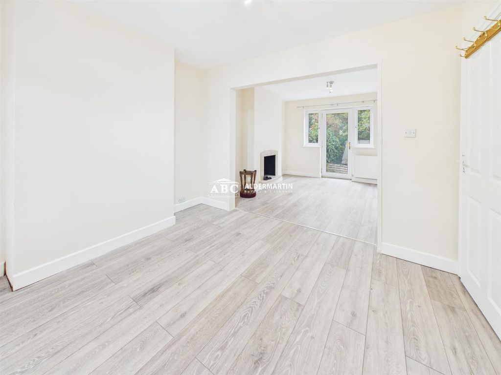 Property photo 2 of 17 Cam03827G0-Pr0181-Still003.Jpg