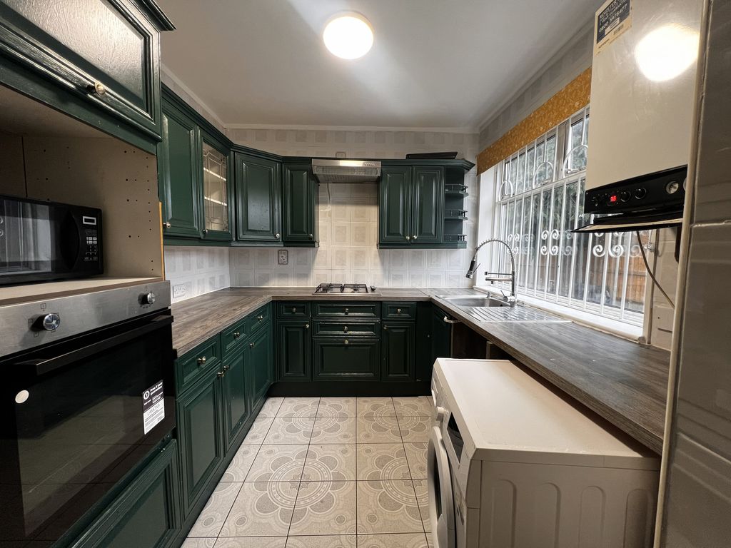 Property photo 3 of 21