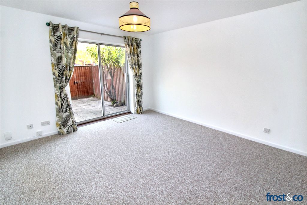 Property photo 2 of 15 Living/Dining Room
