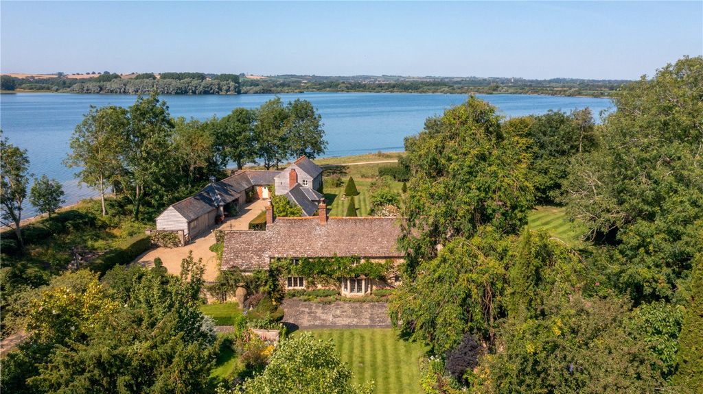 Property photo 1 of 26 Orchard House