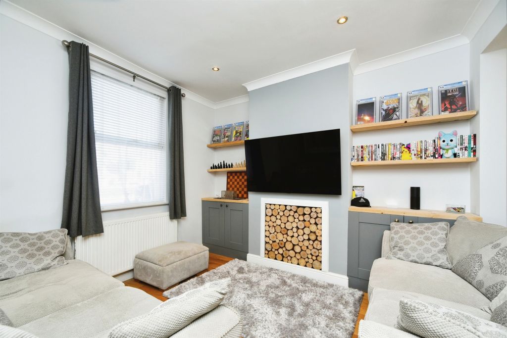 Property photo 3 of 17