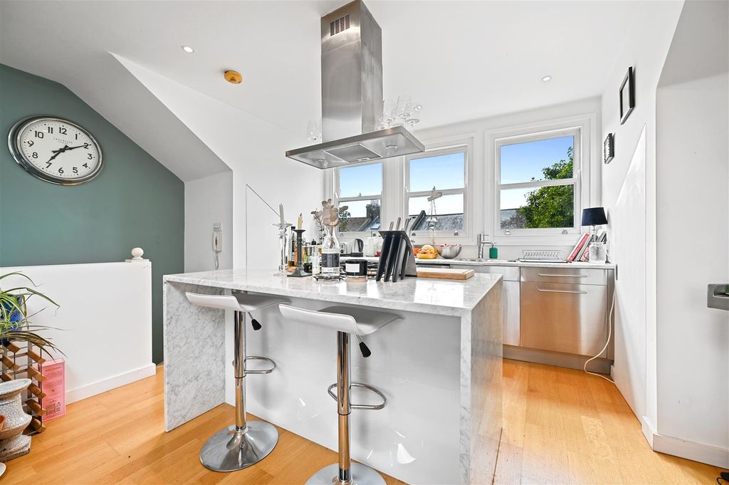 Property photo 3 of 10 Rockley Road - Kitchen3 (1).Jpg