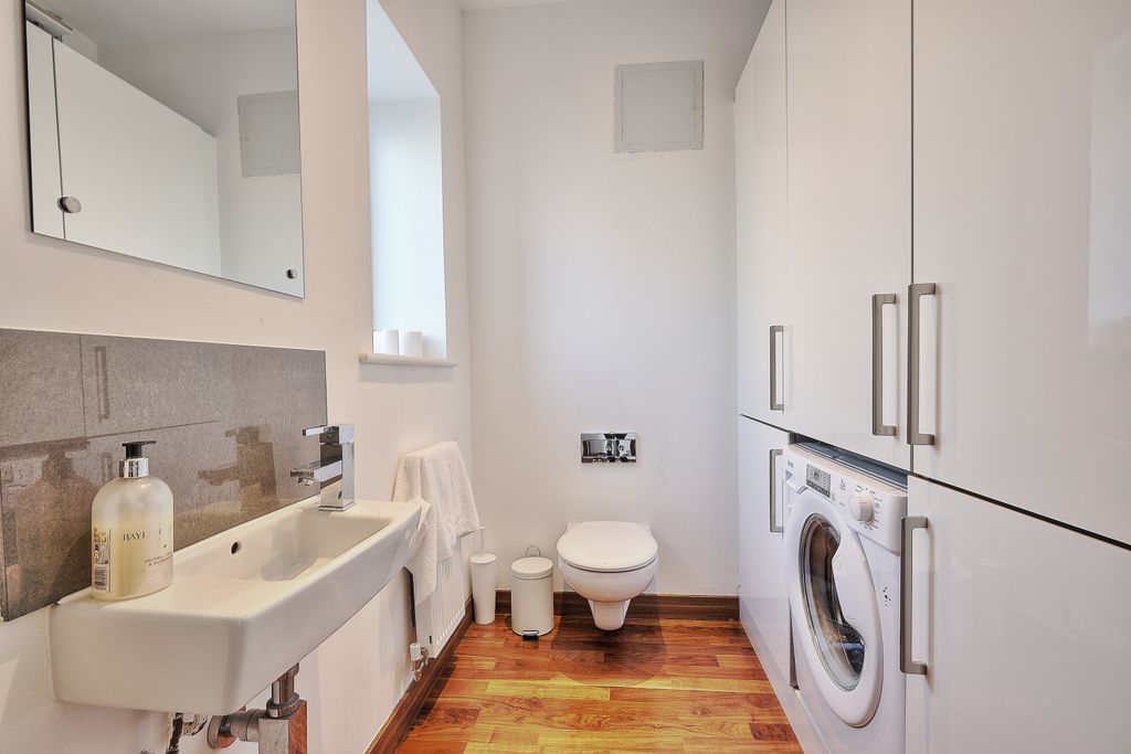 Property photo 2 of 12 1