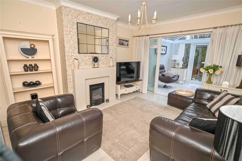 Property photo 3 of 27 Picture No. 23