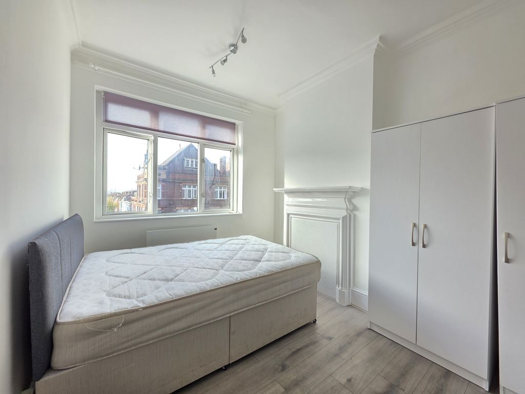 Property photo 2 of 6 Photo 6