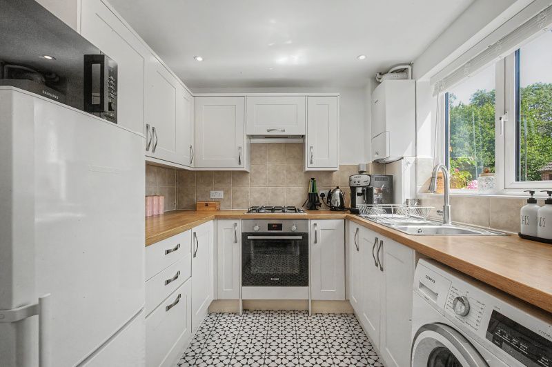 Property photo 3 of 15 Kitchen