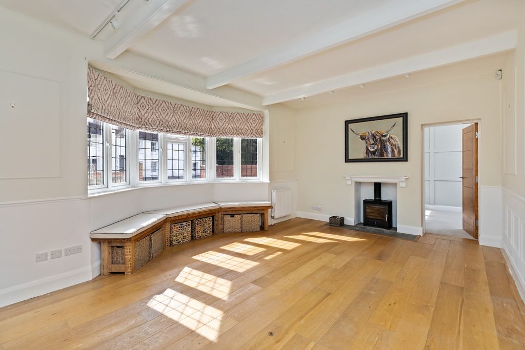 Property photo 2 of 20 5318443