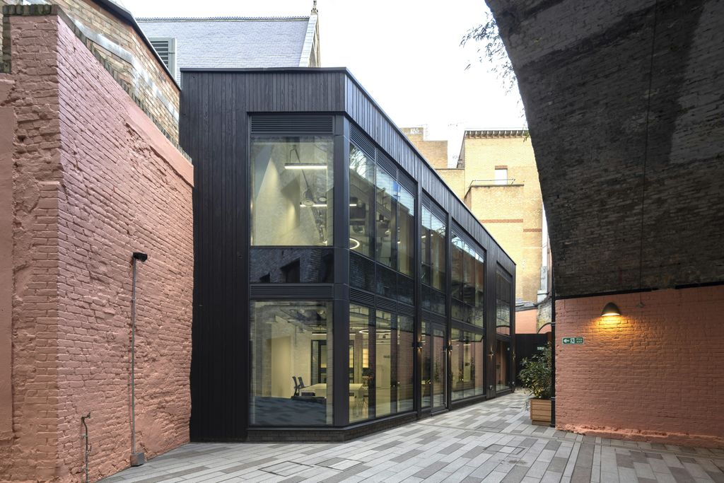 Property photo 1 of 7 1 The Courtyard External.Jpg