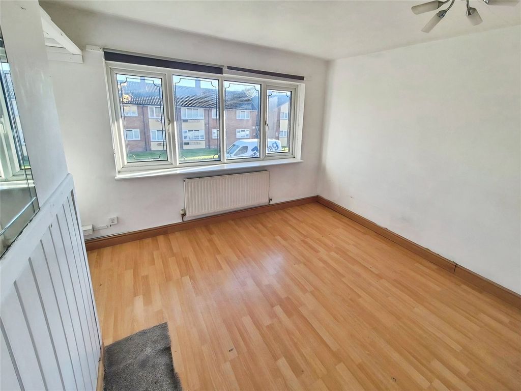 Property photo 2 of 7 Lounge