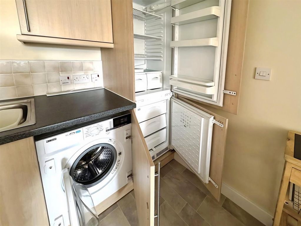 Property photo 3 of 15 96c6B056-3.Jpg