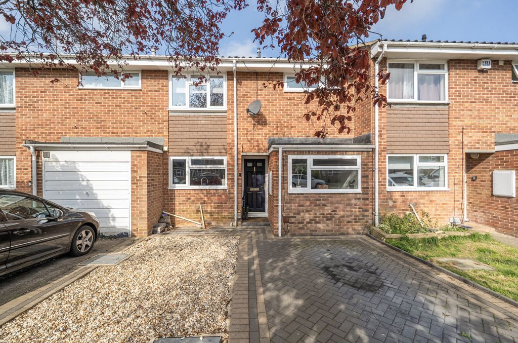 Property photo 1 of 12 1447183169E9Df1E1A528