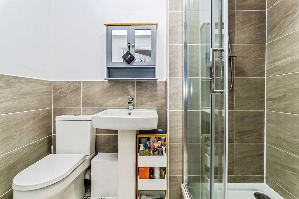 Property photo 3 of 17 Photo