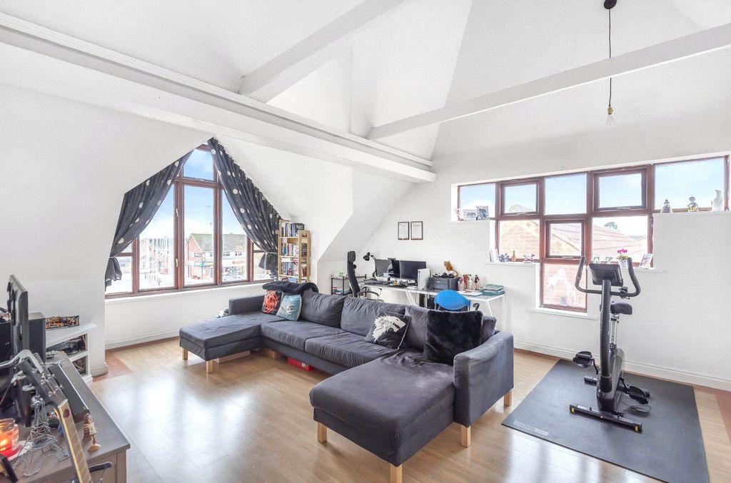 Property photo 1 of 10 Picture No. 08