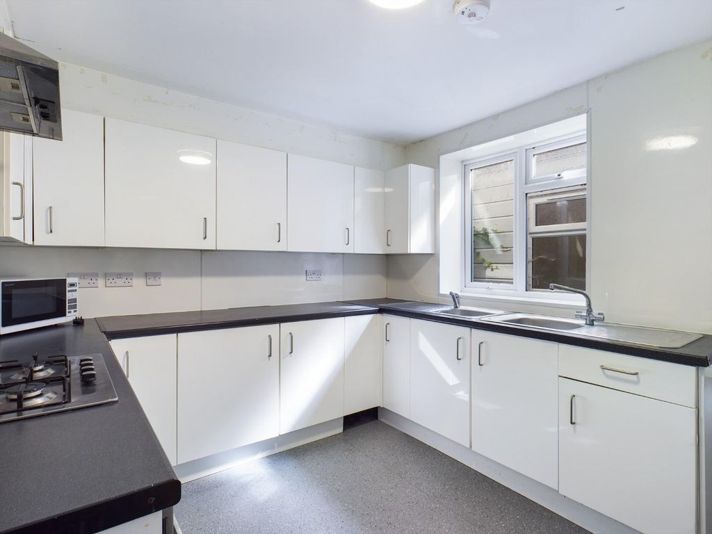 Property photo 2 of 14 Cam00739P1-Pr0017-Still09.Jpg