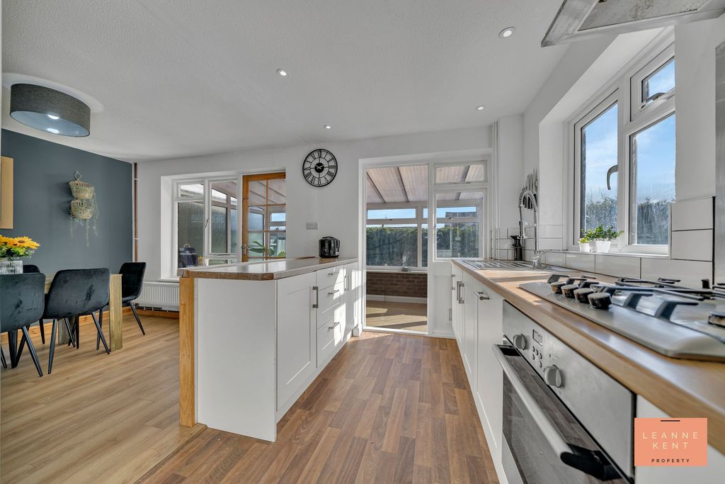 Additional image 14 of 3 bed semi-detached house for saleCaerleon Court, Caerphilly CF83