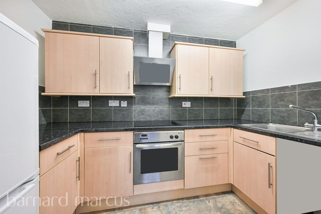 Property photo 2 of 9