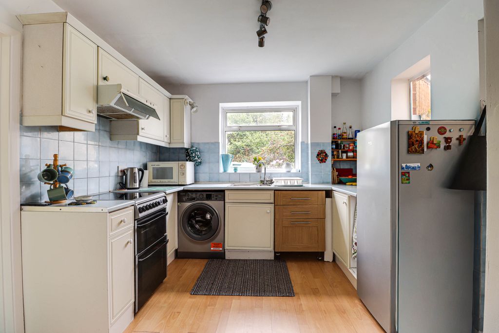 Property photo 3 of 14 Kitchen