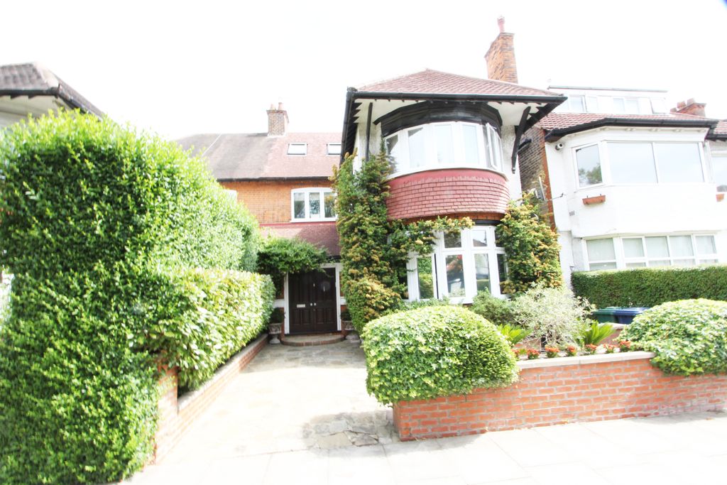 Property photo 1 of 16