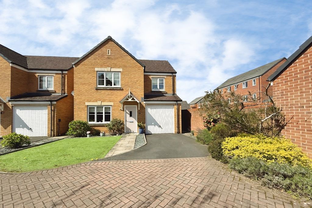 Property photo 1 of 15 External