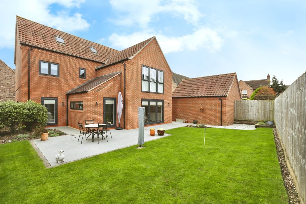 Property photo 2 of 23