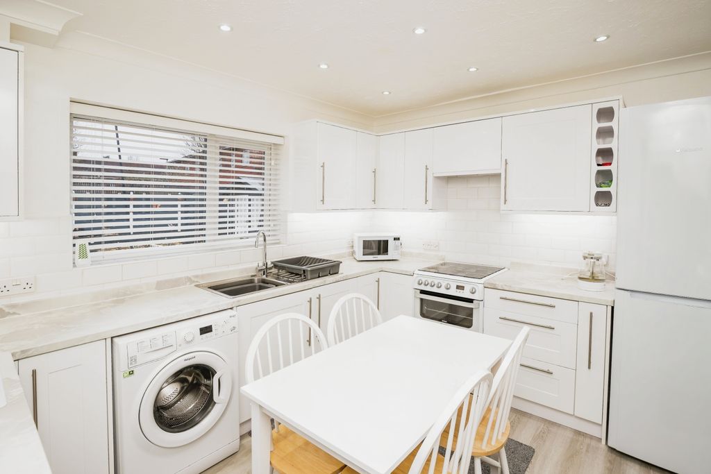 Property photo 2 of 17 Photography