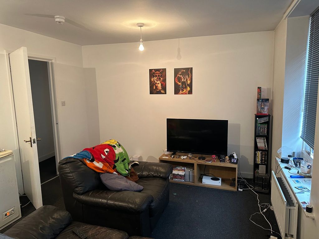 Property photo 3 of 6