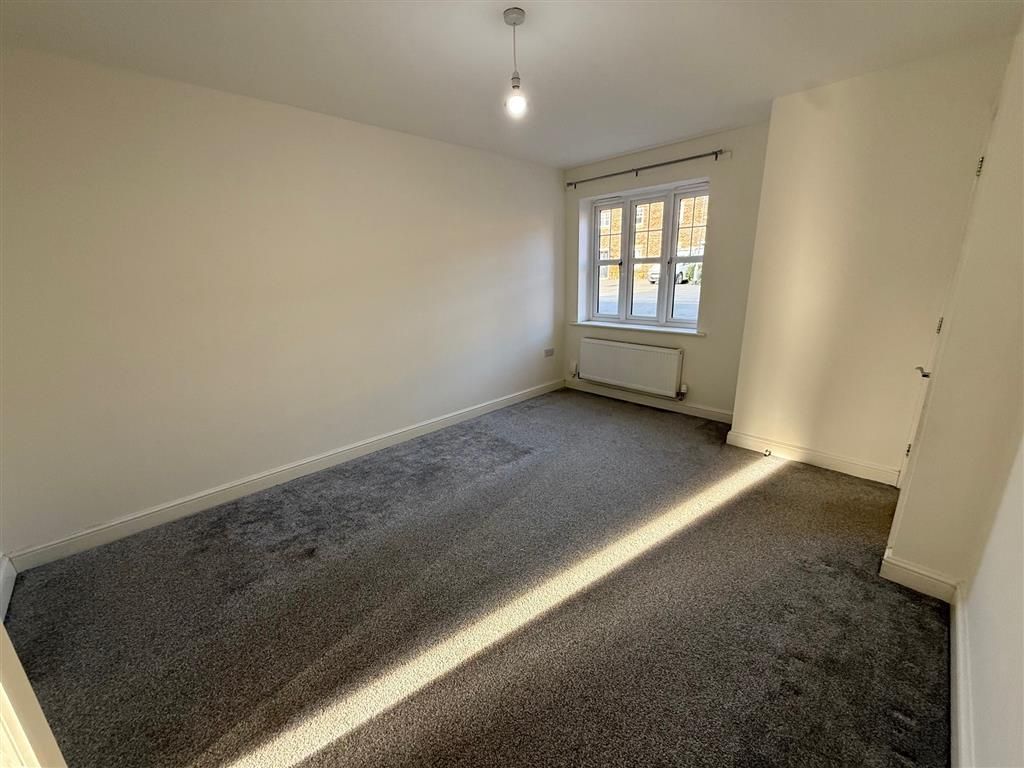 Property photo 2 of 10 Living Room