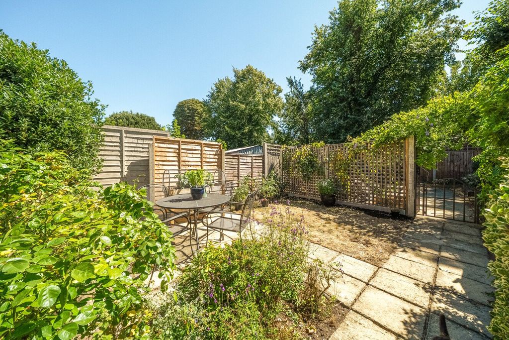 Property photo 3 of 21 Picture No. 23