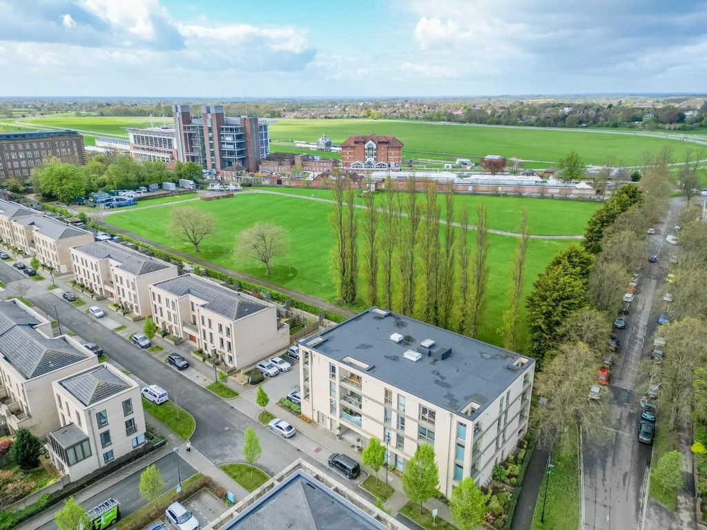 Property photo 1 of 14 Exterior