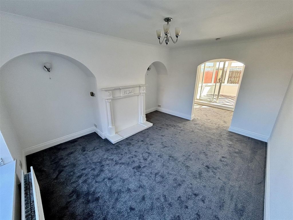 Property photo 3 of 15 Living Room