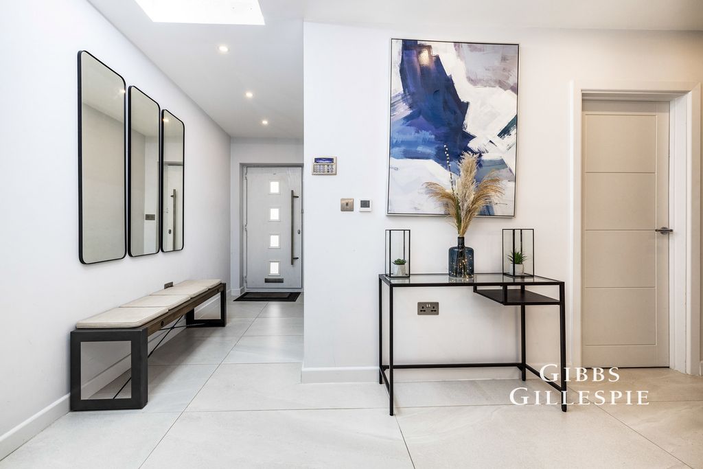 Property photo 3 of 21 Pbox-Img.Jpg