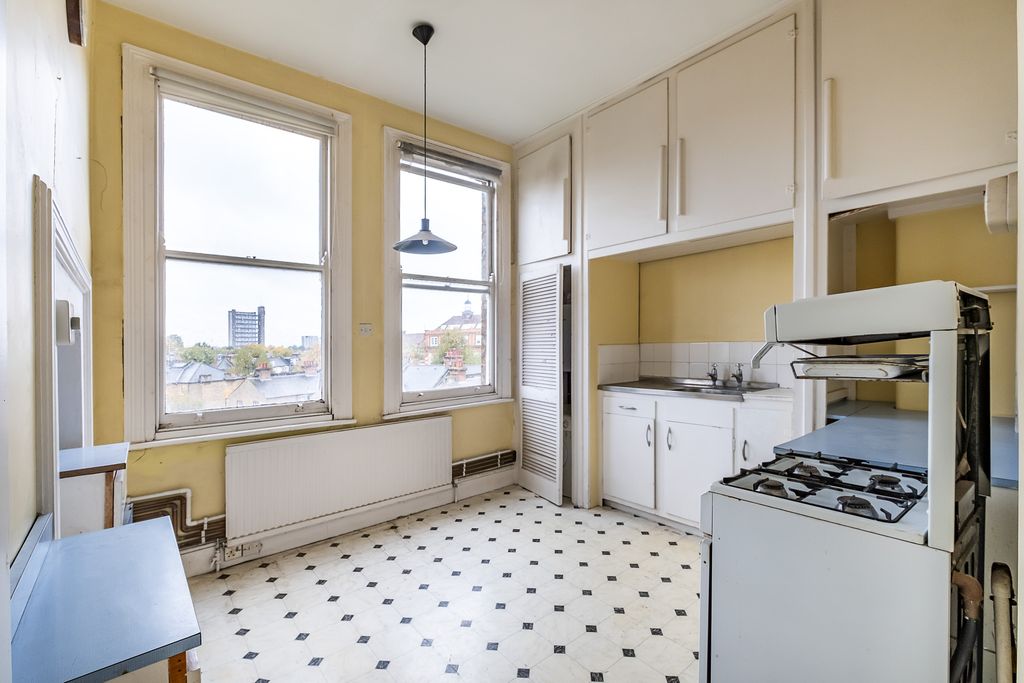 Property photo 3 of 13