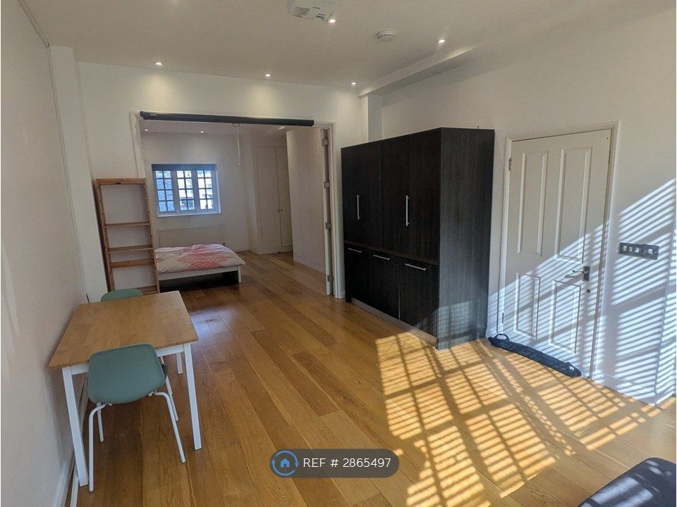 Property photo 1 of 11 Studio Apartment