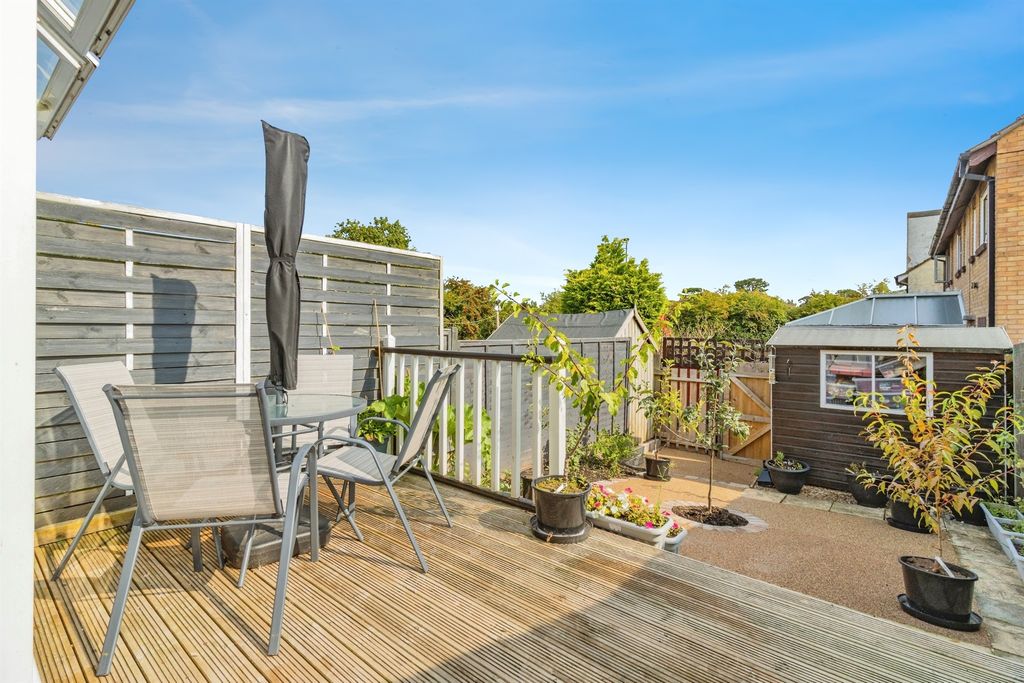 Property photo 2 of 12