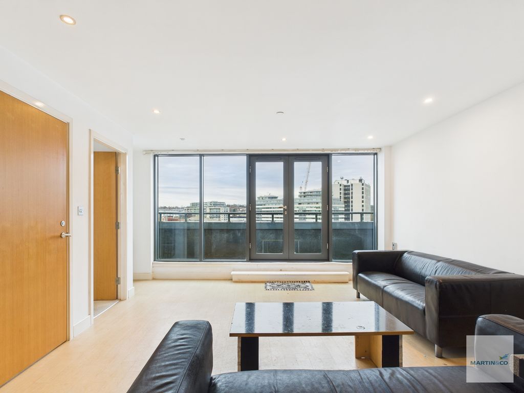 Property photo 1 of 11 Cam03394G0-Pr0417-Still001