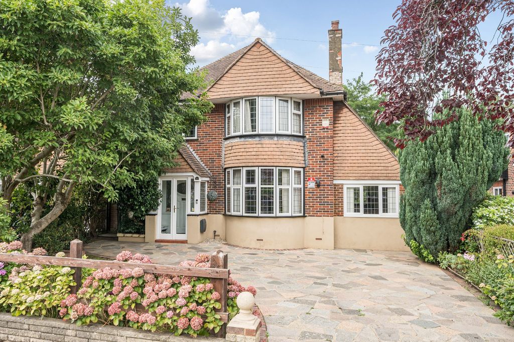 Property photo 1 of 28