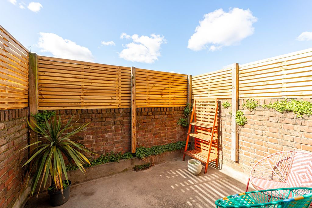 Property photo 3 of 11