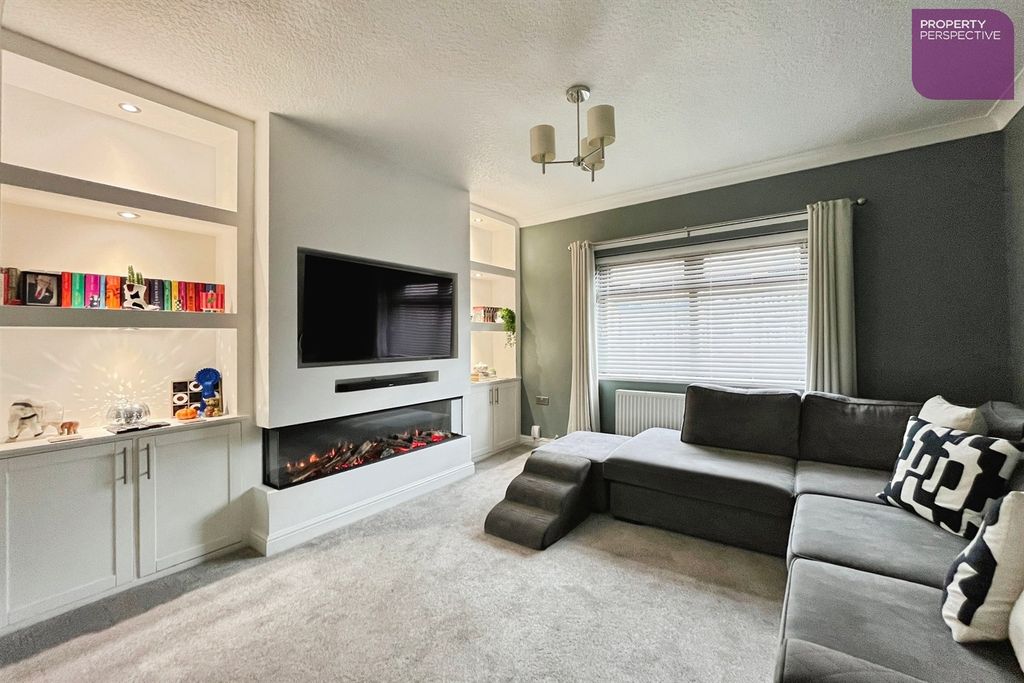 Property photo 2 of 14 Living Room