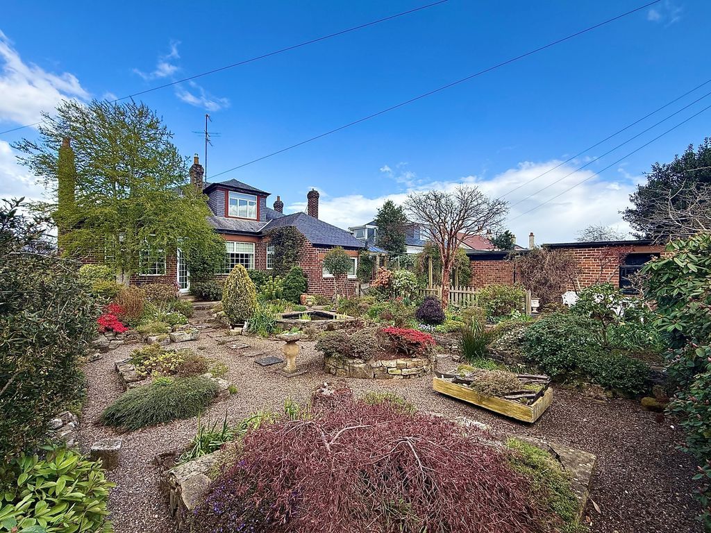 Property photo 2 of 32 Photo 26