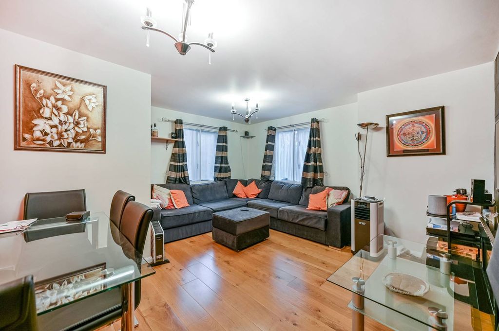 Property photo 2 of 7